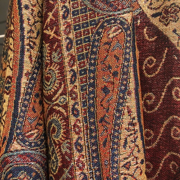 Gorgeous Patterned Scarf - Picture 2 of 3